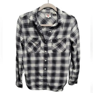 Levi's boyfriend fit button down shirt